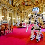 Le robot humanoïde Poppy, au Sénat